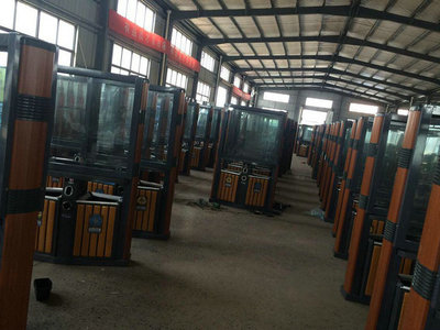 遼寧撫順城市公共設(shè)施的升級(jí) 玻璃鋼公交候車(chē)亭與柜員機(jī)防護(hù)罩